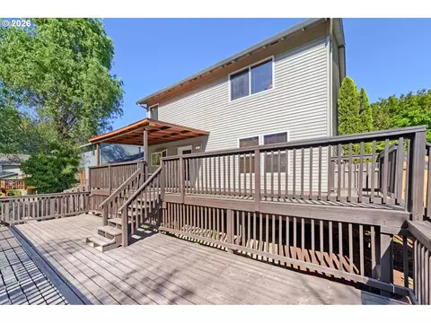 Exterior - 15052 SE Pinegrove Loop, Clackamas, OR 97015 photo 6 of 7
