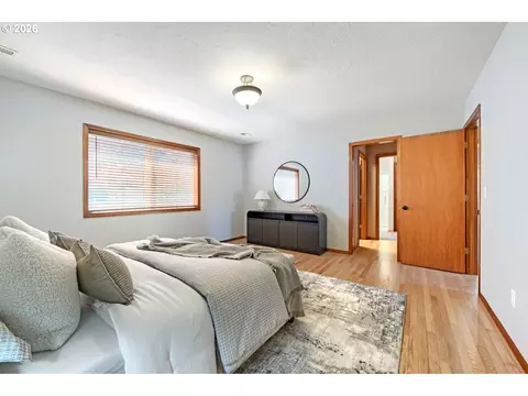 Bedroom - 15052 SE Pinegrove Loop, Clackamas, OR 97015 photo 3 of 5