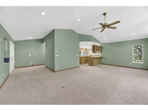 Living - 5938 View Loop, Florence, OR 97439 photo 4 of 7