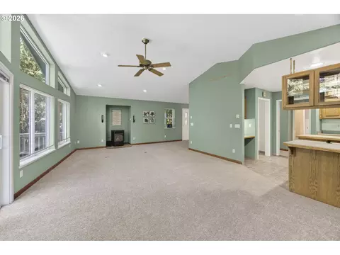 Living - 5938 View Loop, Florence, OR 97439 photo 7 of 7
