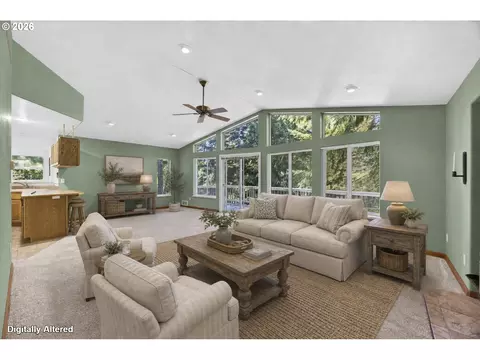 Living - 5938 View Loop, Florence, OR 97439 photo 6 of 7