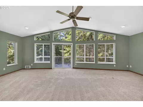Living - 5938 View Loop, Florence, OR 97439 photo 2 of 7