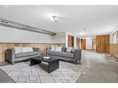 Living - 1450 SW 26th Ct, Gresham, OR 97080 photo 6 of 7