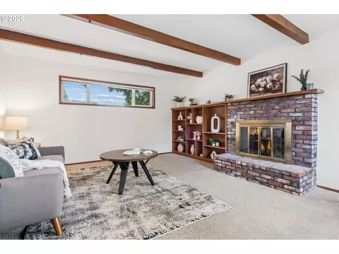 Living - 1450 SW 26th Ct, Gresham, OR 97080 photo 1 of 7