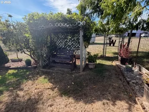 Exterior - 430 23rd St, Myrtle Point, OR 97458 photo 9 of 9