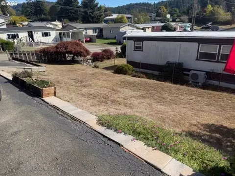 Exterior - 430 23rd St, Myrtle Point, OR 97458 photo 3 of 9