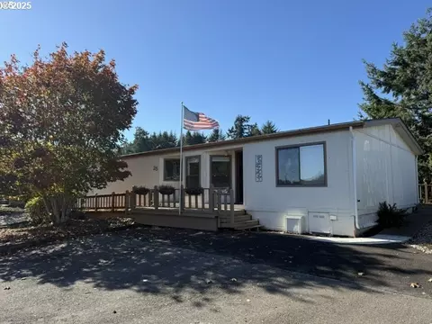 100 River Bend Rd #25, Reedsport, OR 97467