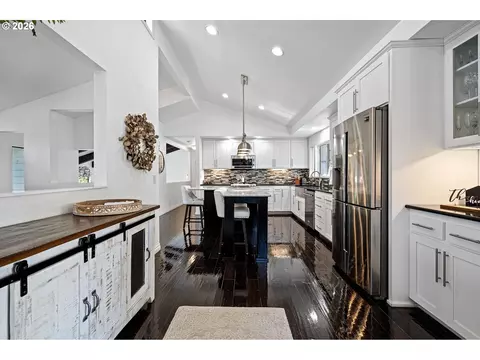 Kitchen - 34846 Matthews Rd, Eugene, OR 97405 photo 1 of 4