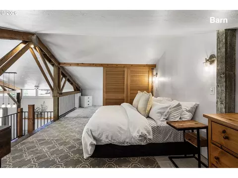 Bedroom - 34846 Matthews Rd, Eugene, OR 97405 photo 5 of 6
