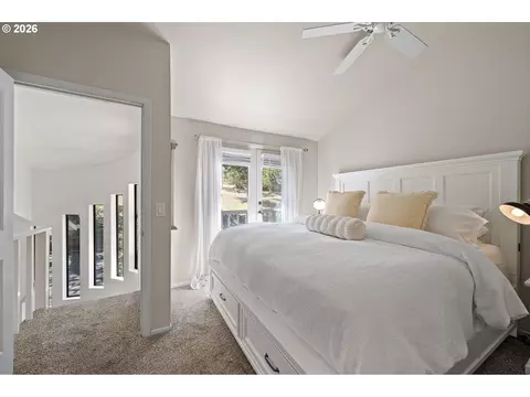 Bedroom - 34846 Matthews Rd, Eugene, OR 97405 photo 1 of 6