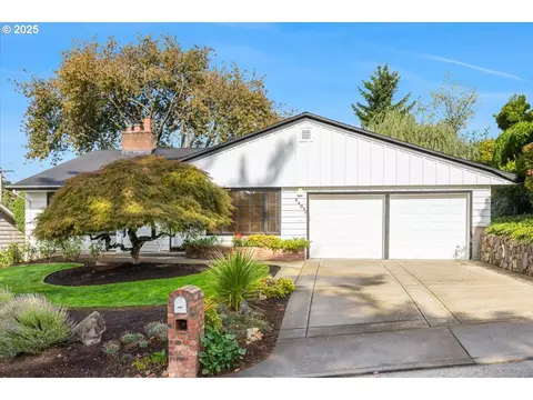 8495 SW Katherine Ln, Portland, OR 97225
