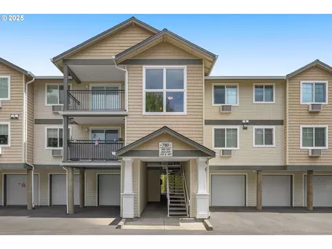780 NW 185th Ave #207, Beaverton, OR 97006
