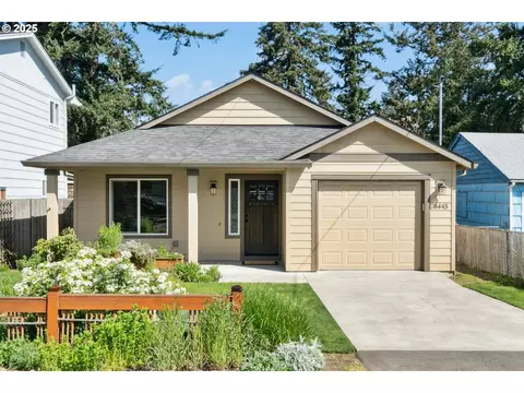 8445 SE Gray St, Happy Valley, OR 97086
