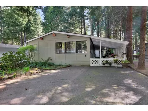56640 Mckenzie Hwy #M4, Mckenzie Bridge, OR 97413