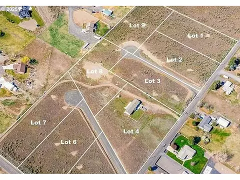 Wisteria Ln, Hermiston, OR 97838