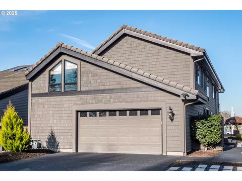 325 N Lotus Beach Dr, Portland, OR 97217