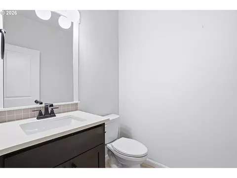 Bath - 4668 SE 2nd St, Gresham, OR 97080 photo 2 of 6