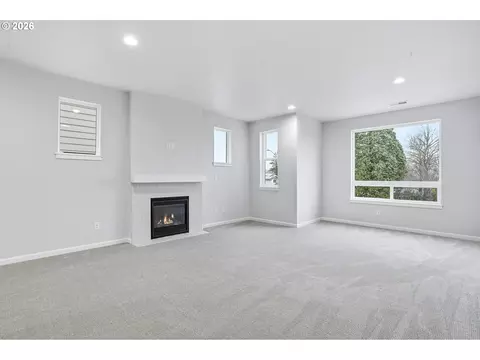 Living - 4668 SE 2nd St, Gresham, OR 97080 photo 7 of 8