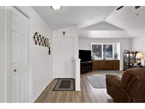 Entry Way - 2019 40th St, Florence, OR 97439 photo 1 of 1