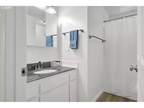 Bath - 2019 40th St, Florence, OR 97439 photo 3 of 4