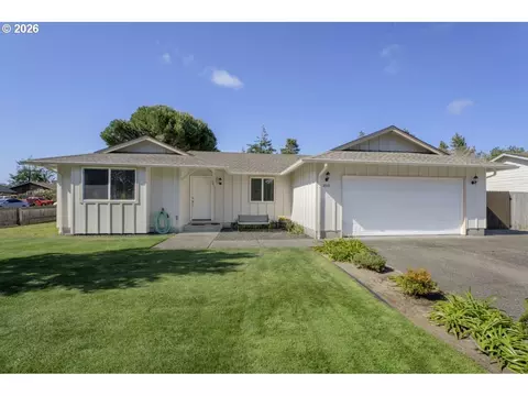 Exterior - 2019 40th St, Florence, OR 97439 photo 1 of 10