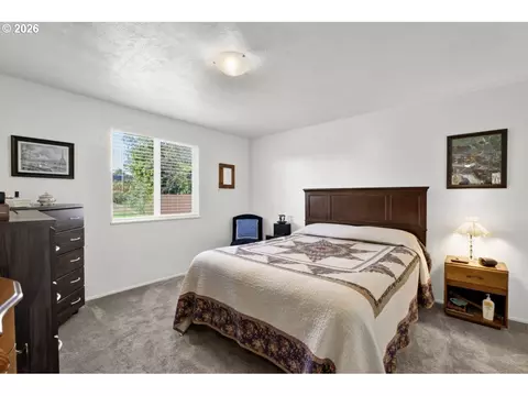 Bedroom - 2019 40th St, Florence, OR 97439 photo 1 of 6