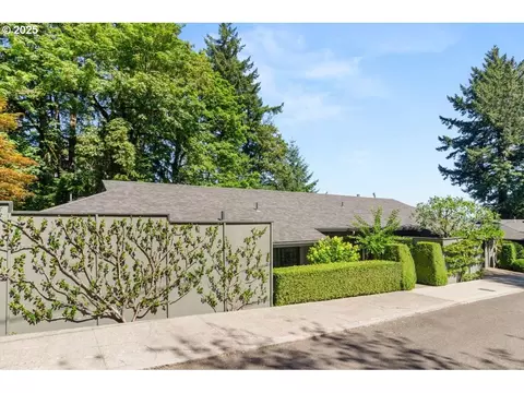 24172419 SW Montgomery Dr, Portland, OR 97201