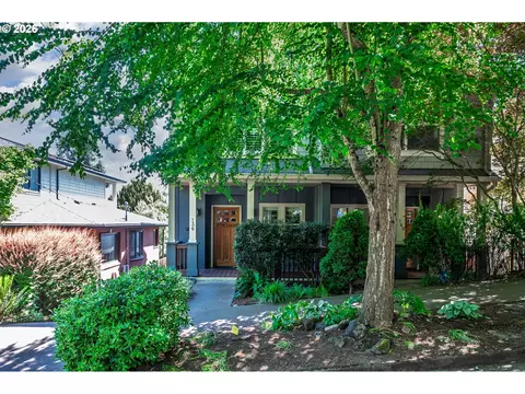 136 SE 71st Ave, Portland, OR 97215