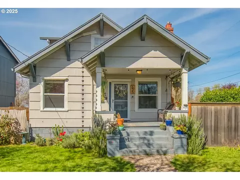 635 SE 4th St, Gresham, OR 97080