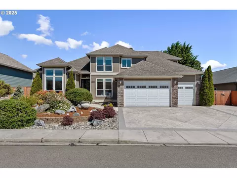 2185 Garfield St, North Bend, OR 97459