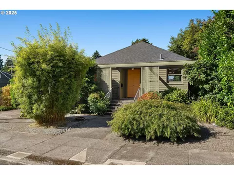 8115 SW 10th Ave, Portland, OR 97219