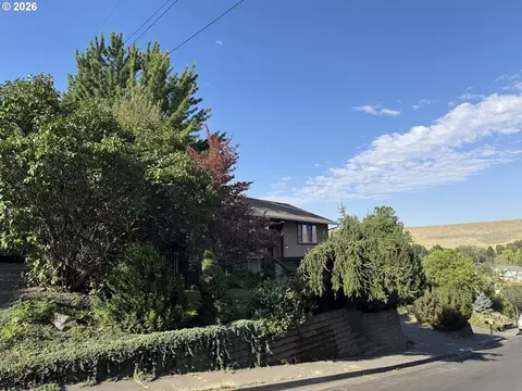3320 SW Ladow Ave, Pendleton, OR 97801 photo 3