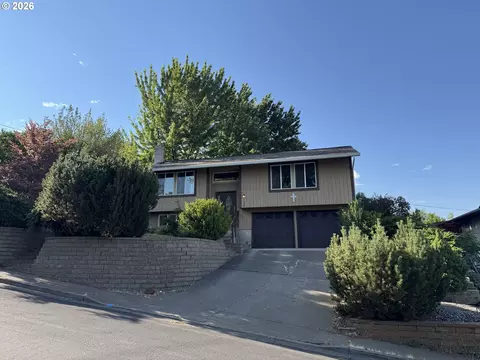 3320 SW Ladow Ave, Pendleton, OR 97801 photo 2