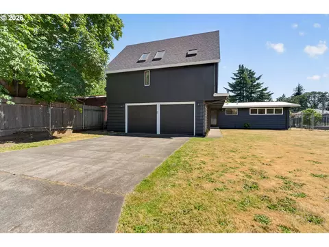 Exterior - 1696 Larkspur Loop, Eugene, OR 97401 photo 3 of 5