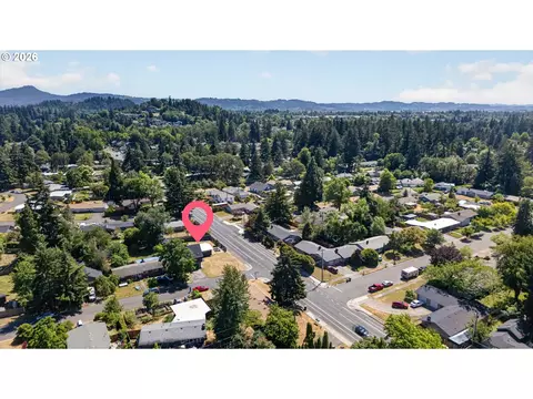View/Area - 1696 Larkspur Loop, Eugene, OR 97401 photo 3 of 4