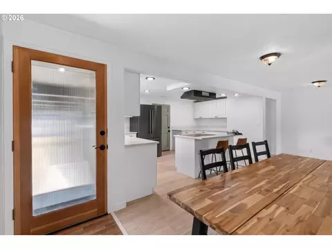 Entry Way - 1696 Larkspur Loop, Eugene, OR 97401 photo 1 of 1