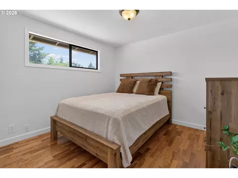 Bedroom - 1696 Larkspur Loop, Eugene, OR 97401 photo 8 of 10