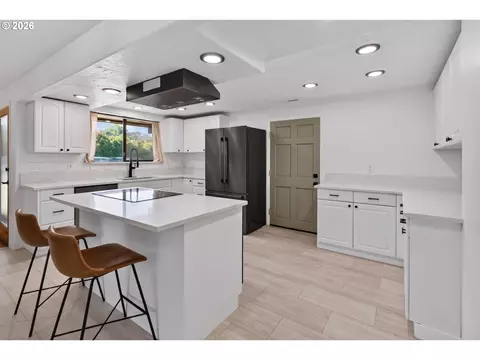 Kitchen - 1696 Larkspur Loop, Eugene, OR 97401 photo 1 of 4