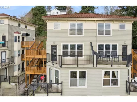 335 NW Uptown Ter #3A, Portland, OR 97210