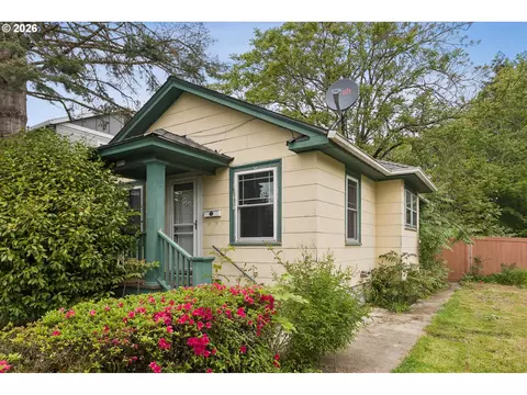 8521 SE Yamhill St, Portland, OR 97216