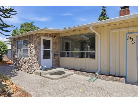 Exterior - 1995 Smithoak St, Eugene, OR 97404 photo 3 of 15