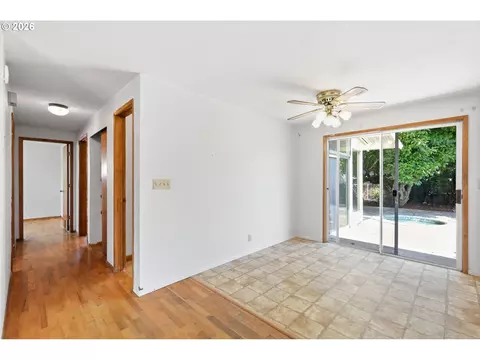 Entry Way - 1995 Smithoak St, Eugene, OR 97404 photo 1 of 1