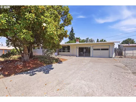 Exterior - 1995 Smithoak St, Eugene, OR 97404 photo 12 of 15