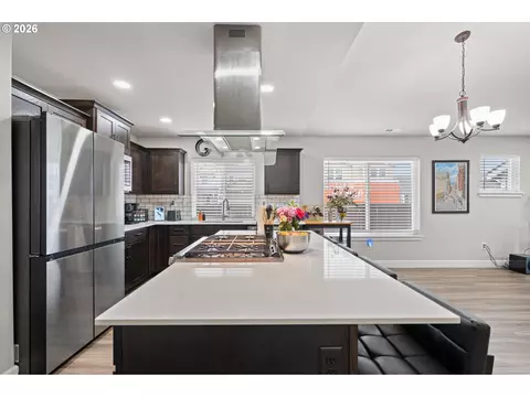 Kitchen - 503 E Heather Ave, Hermiston, OR 97838 photo 3 of 7