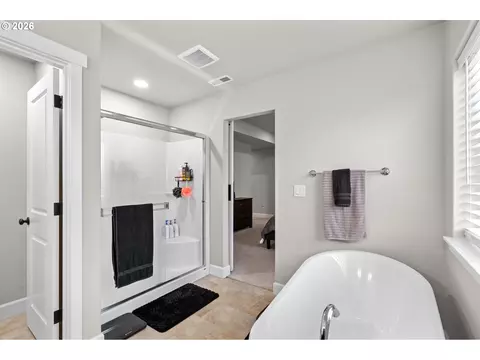 Bath - 503 E Heather Ave, Hermiston, OR 97838 photo 4 of 4