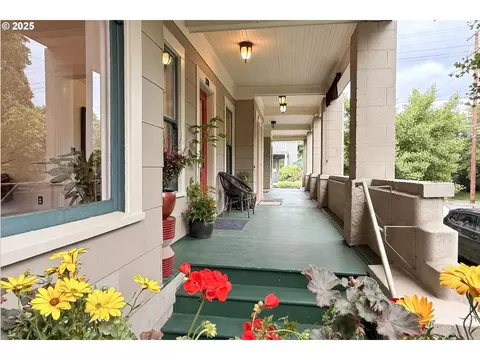 1330 SE 14th Ave SE, Portland, OR 97214