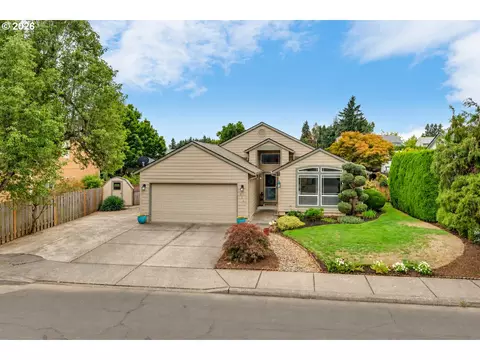 19221 Cokeron Dr, Oregon City, OR 97045