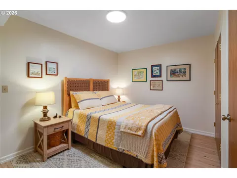 Bedroom - 21115 SE Langensand Rd, Sandy, OR 97055 photo 5 of 6