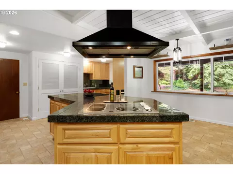 Kitchen - 21115 SE Langensand Rd, Sandy, OR 97055 photo 3 of 6