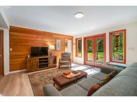 Living - 21115 SE Langensand Rd, Sandy, OR 97055 photo 3 of 4